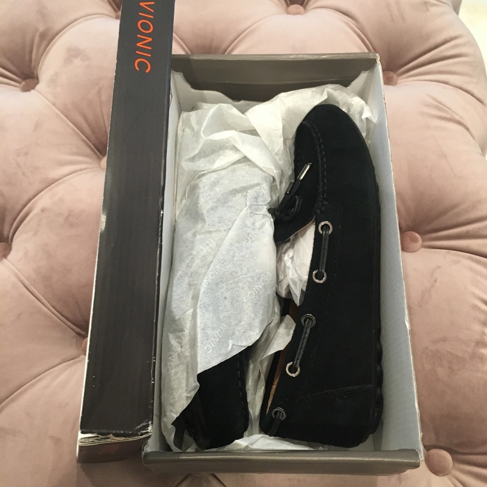Brand new never worn Vionic Virginia black suede